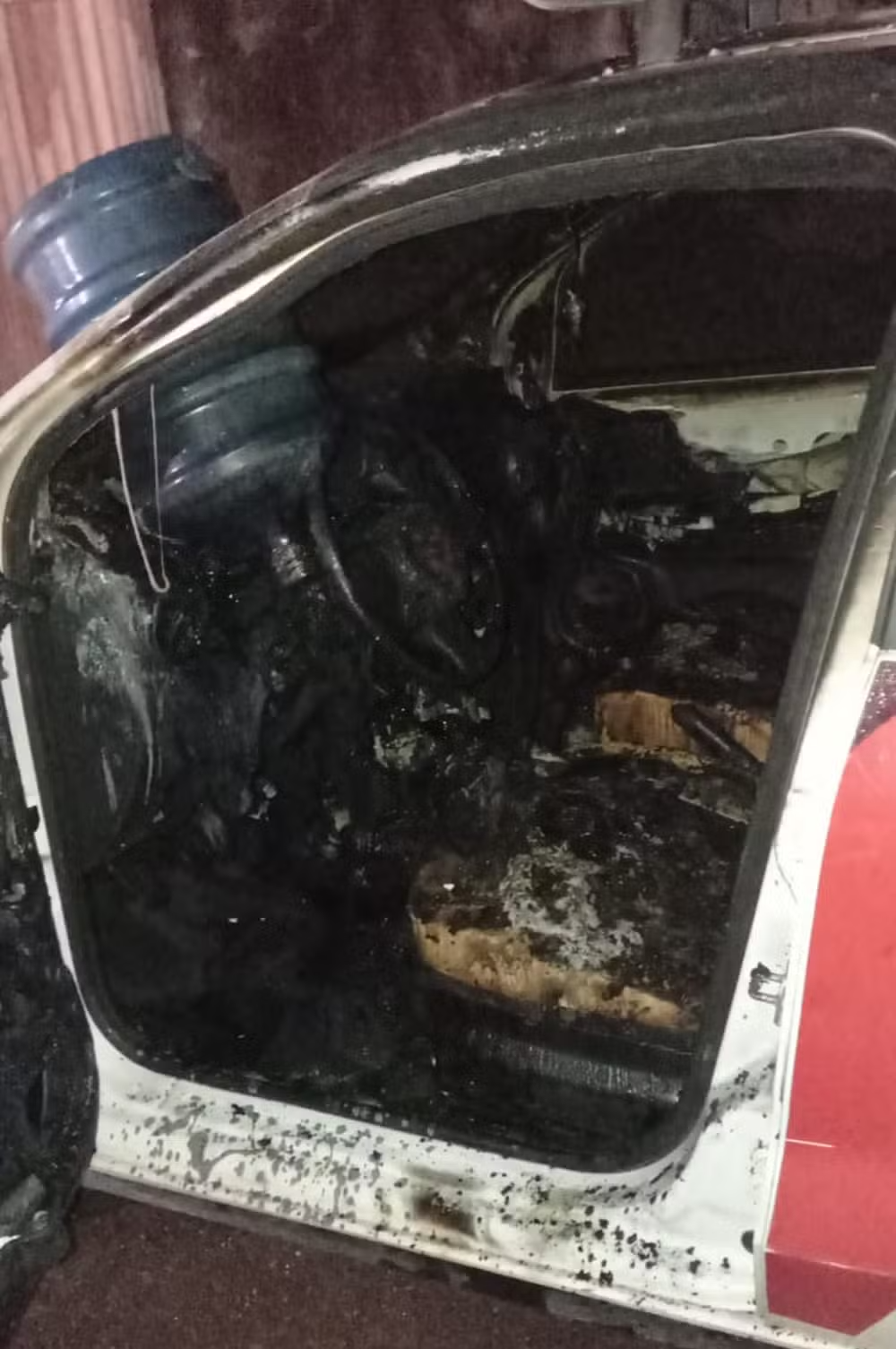 Dupla armada incendeia carro de empresa provedora de internet no nordeste do Pará