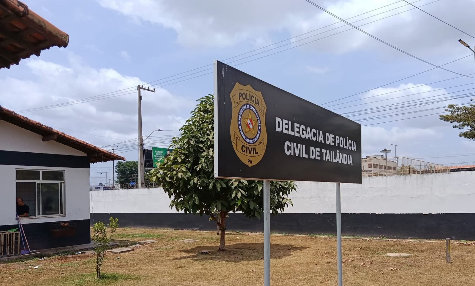 Mulher tem bolsa furtada com R$ 220 em supermercado de Tailândia