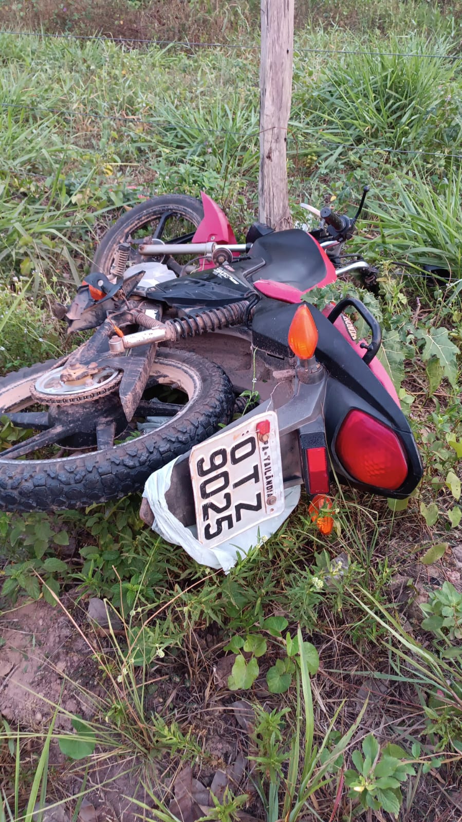 Tragédia: mulher morre em acidente de moto na vicinal do cemitério em Tailândia