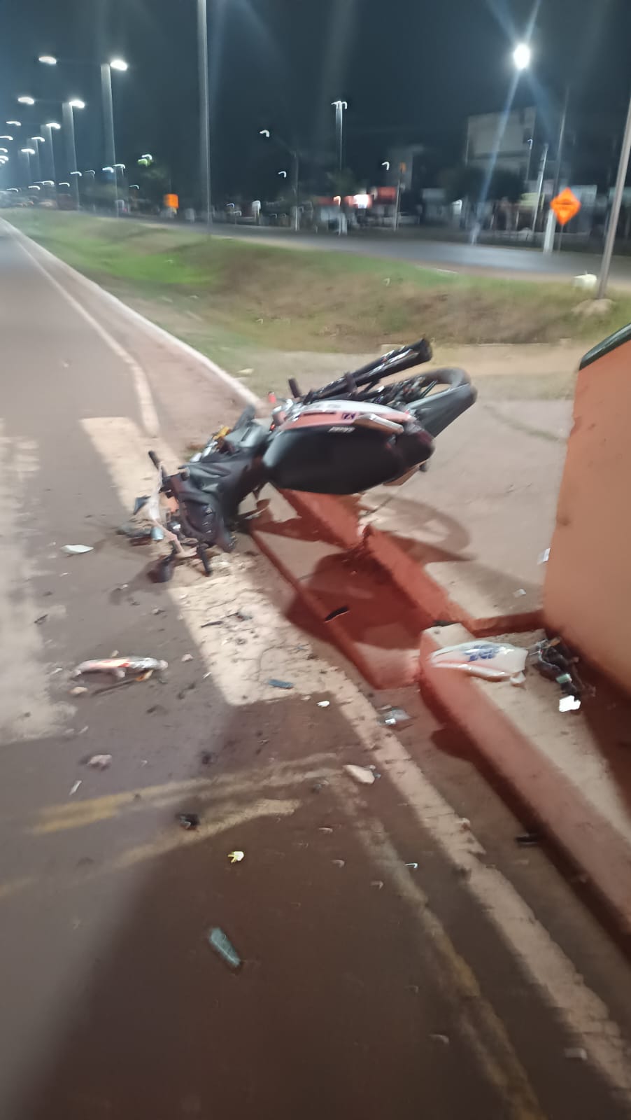 Motociclista sofre acidente grave na Avenida Belém, em Tailândia