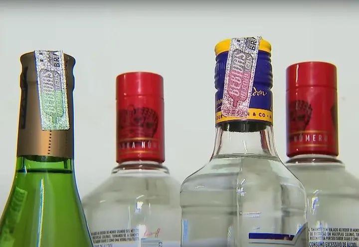 Polícia investiga uso de metanol na limpeza de garrafas de bebidas em SP