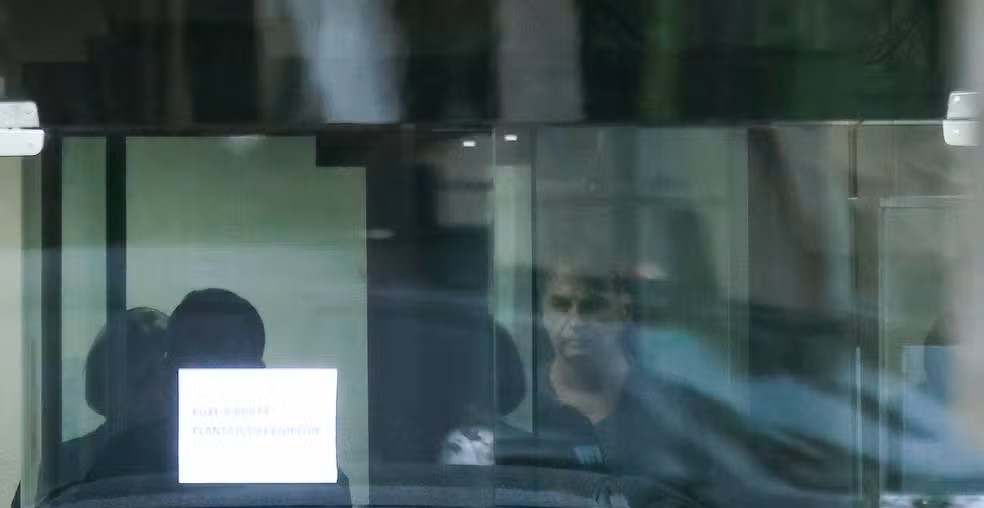 Para investigadores, mudança de versão sobre tornozeleira dificulta defesa de Bolsonaro