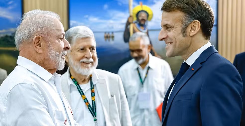 Lula se encontra com Macron em Belém durante a Cúpula dos Líderes para o Clima