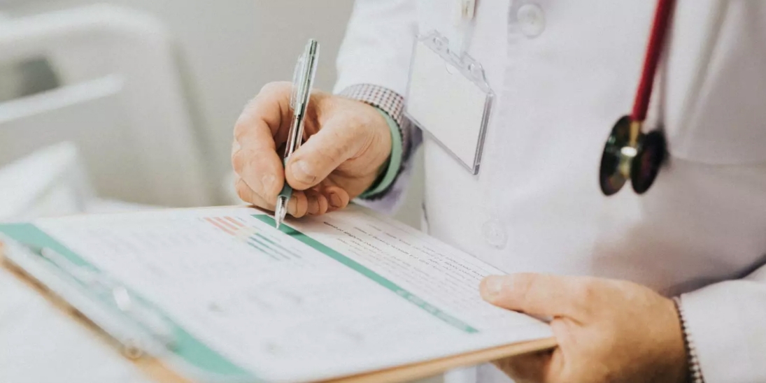 Atestado médico impresso deixará de valer em 2026? Veja o que diz o Conselho Federal de Medicina!