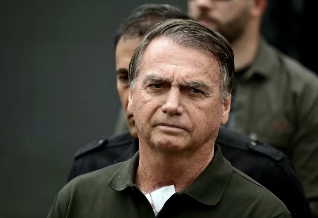 Bolsonaro foi transferido da Superintendência da Polícia Federal no DF para a Papudinha.