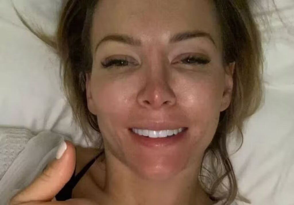 Mulher finge ter câncer terminal para namorado pagar implante de silicone